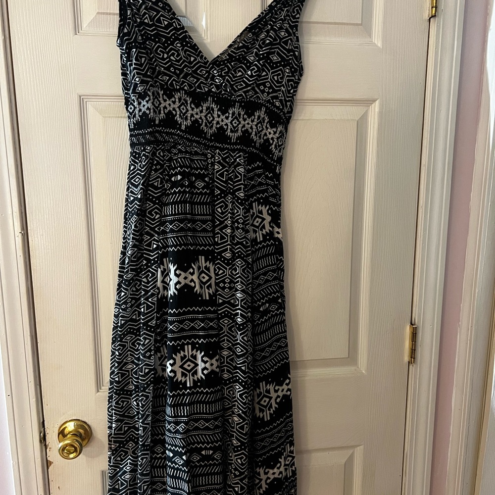 Jane Ashley Black and White Geometric Maxi Dress